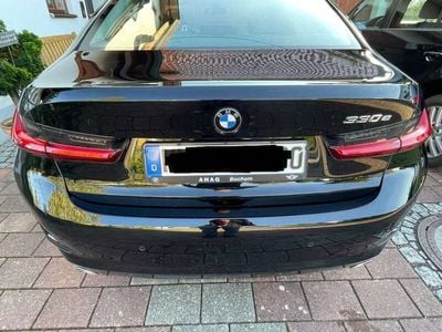 BMW 330e