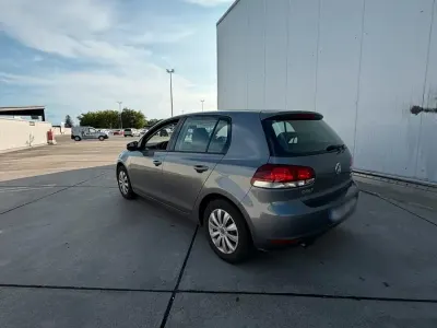 Gebraucht VW Golf VI 122 PS (89 kW) 2011 Silber Limousine