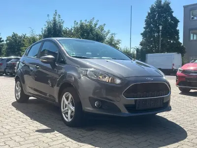 Gebraucht Ford Fiesta Celebration 101 PS (74 kW) 2017 Grau Kleinwagen