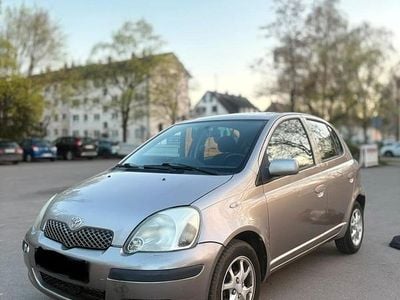 Usata Toyota Yaris 75 CV (55 kW) 2005 Andere farben Utilitaria