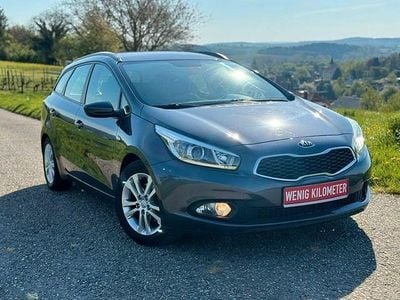 Gebraucht Kia Ceed Sportswagon 99 PS (72 kW) 2012 Grau Kombi
