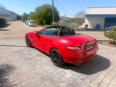 Second-hand Mercedes SLK250 204 CP (150 kW) 2012 Roșu Cabrio
