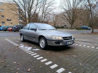 Grau Gebraucht 1995 Opel Omega Limousine | 25.500 €
