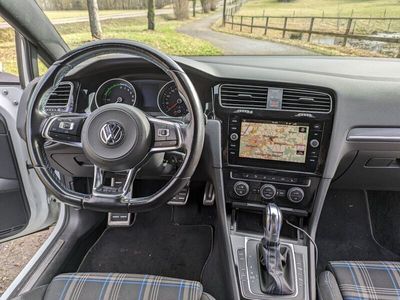gebraucht VW Golf VII Facelift GTE mit ACC/Navi/LED-Scheinwer