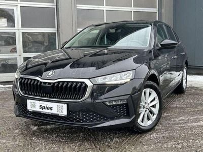 Schwarzmagic perleffekt Gebraucht 2024 Skoda Scala Kleinwagen | 21.440 € (Guter Preis)