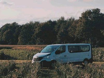 gebraucht Renault Trafic weiß L2H1 AHK 9-Sitzer