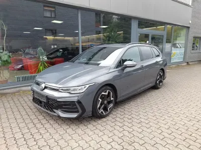 Gebraucht VW Golf VIII R-line 150 PS (110 kW) 2025 Grau Kombi
