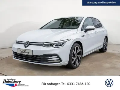 Gebraucht VW Golf VIII Style 150 PS (110 kW) 2024 Weiß Limousine