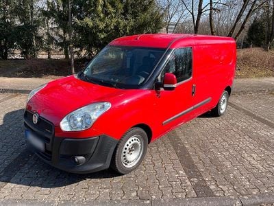Usata Fiat Doblò 90 CV (66 kW) 2011 Rosso Monovolume