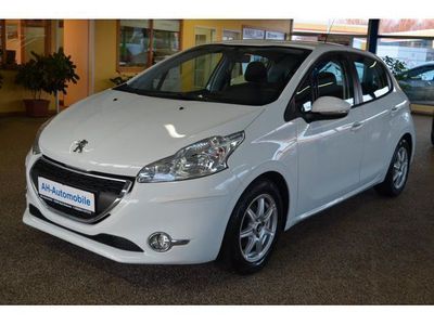 Gebraucht Peugeot 208 Active 92 PS (67 kW) 2013 Weiß Kleinwagen