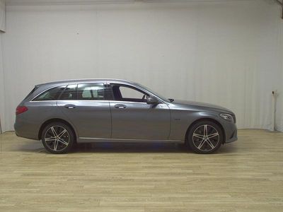 Gebraucht Mercedes C300e Avantgarde 306 PS (225 kW) 2021 Grau Kombi