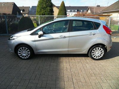 Gebraucht Ford Fiesta Trend 82 PS (60 kW) 2009 Silber Kleinwagen