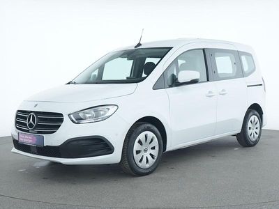 Gebraucht Mercedes T180 131 PS (96 kW) 2024 Arktikweiss Van / Kleinbus