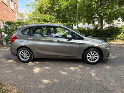 Gebraucht BMW 218 Active Tourer Advantage 136 PS (100 kW) 2017 Grau Van / Kleinbus