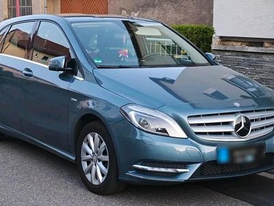 Usata Mercedes B200 156 CV (114 kW) 2012 Blu Monovolume