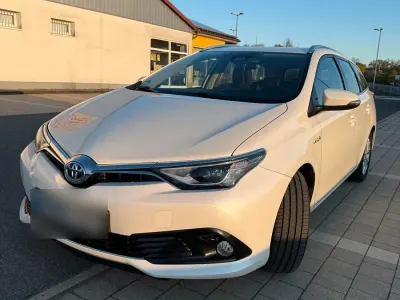 Gebraucht Toyota Auris Hybrid Edition-S 136 PS (100 kW) 2016 Weiß Kombi