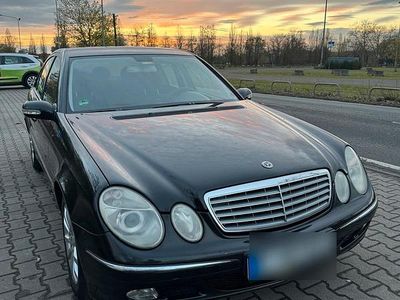 Gebraucht Mercedes E220 150 PS (110 kW) 2004 Schwarz Limousine