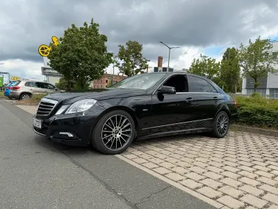 Usata Mercedes E250 Avantgarde 204 CV (150 kW) 2009 Nero Berlina