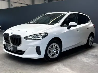 Gebraucht BMW 218 Active Tourer Luxury Line 150 PS (110 kW) 2023 Weiß Van / Kleinbus