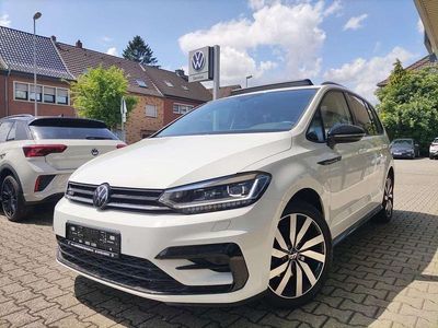 Weiß Gebraucht 2024 VW Touran Highline Van / Kleinbus | 38.700 € (Teuer)