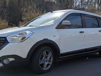 Gebraucht Dacia Lodgy Stepway 116 PS (85 kW) 2021 Weiß Van / Kleinbus
