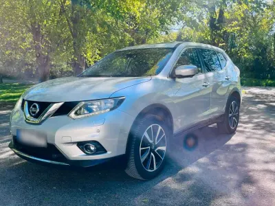 Gebraucht Nissan X-Trail 360º 163 PS (119 kW) 2015 Silber SUV