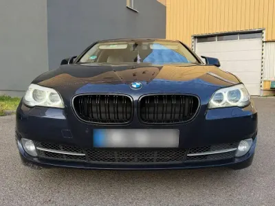 Second-hand BMW 520 184 CP (135 kW) 2012 Albastru Berlinǎ