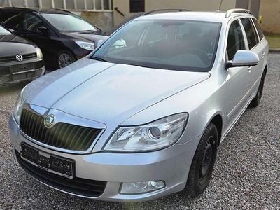 Brilliantsilber metallic Gebraucht 2013 Skoda Octavia Best of Kombi | 6.200 € (Fairer Preis)