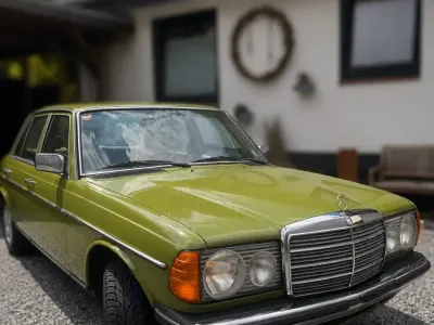 Gebraucht Mercedes 230 136 PS (100 kW) 1982 Grün Limousine