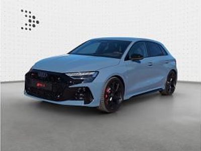 Neu Audi RS3 Premium 400 PS (294 kW) 2026 Grau (kemoragrau metallic) Limousine