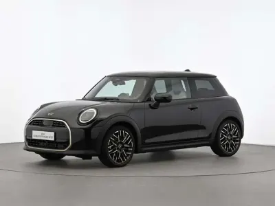 Usata Mini Cooper Favoured 156 CV (114 kW) 2024 Nero Utilitaria