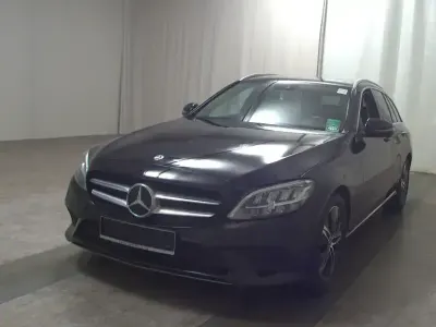 Gebraucht Mercedes C220 Avantgarde 194 PS (142 kW) 2020 Schwarz Kombi