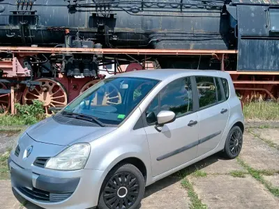 Gebraucht Renault Grand Modus 75 PS (55 kW) 2009 Silber Van / Kleinbus