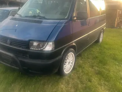 Gebraucht VW T4 102 PS (75 kW) 2001 Blau Van
