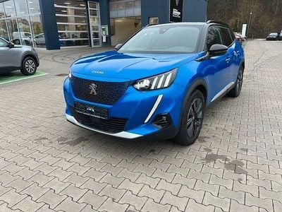 Blau Gebraucht 2022 Peugeot e-2008 GT SUV | 19.990 € (Etwas zu teuer)