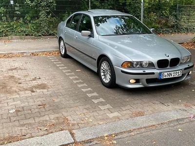 BMW 528