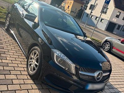 Gebraucht Mercedes A200 136 PS (100 kW) 2015 Schwarz Limousine