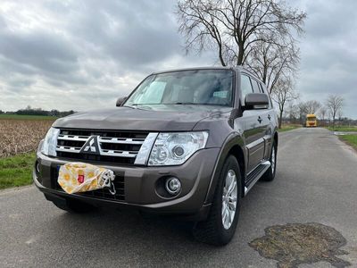 gebraucht Mitsubishi Pajero 3,2 DI-D 4WD Instyle Automatik Instyle