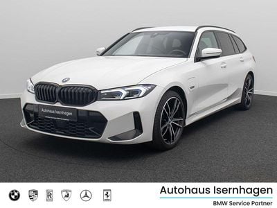Gebraucht BMW 330e M Sport 292 PS (214 kW) 2022 Alpinweiã uni300 Kombi
