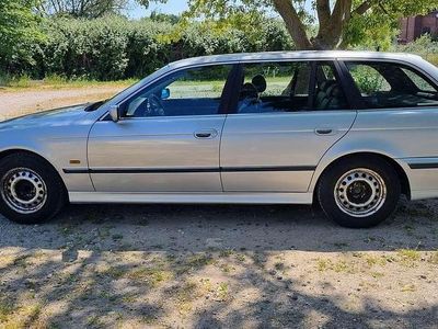 BMW 528