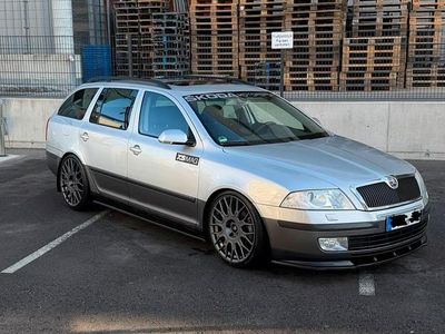 Silber Gebraucht 2007 Skoda Octavia Kombi | 5.000 €