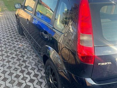 Gebraucht Ford Fiesta 65 PS (47 kW) 2004 Kleinwagen
