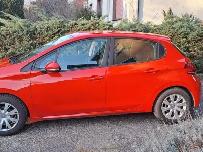 Gebraucht Peugeot 208 Active Top 83 PS (61 kW) 2016 Orange Kleinwagen