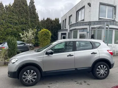 Gebraucht Nissan Qashqai Visia 117 PS (86 kW) 2011 Silber SUV