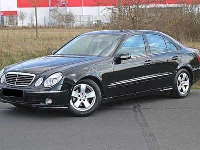 Gebraucht Mercedes E240 Avantgarde 177 PS (130 kW) 2005 Schwarz Limousine
