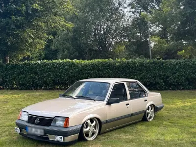 Gebraucht Opel Ascona 75 PS (55 kW) 1986 Gold Limousine