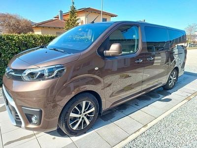 Gebraucht Toyota Proace Executive 177 PS (130 kW) 2023 Braun Van / Kleinbus