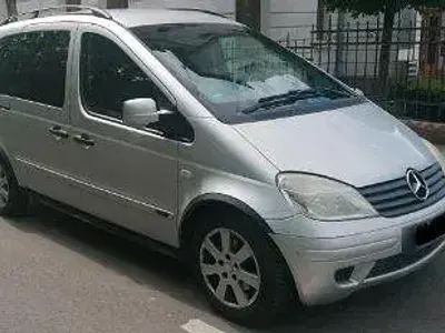 Gebraucht Mercedes Vaneo 90 PS (66 kW) 2005 Silber Van / Kleinbus