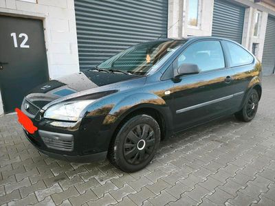 Blau Gebraucht 2004 Ford Focus Limousine | 1.500 € (Fairer Preis)