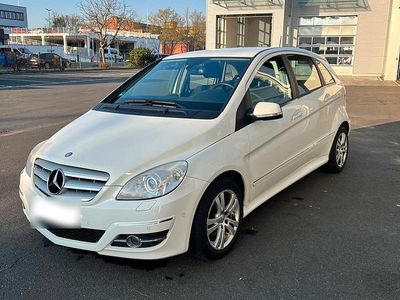 Gebraucht Mercedes B180 109 PS (80 kW) 2009 Weiß Van / Kleinbus